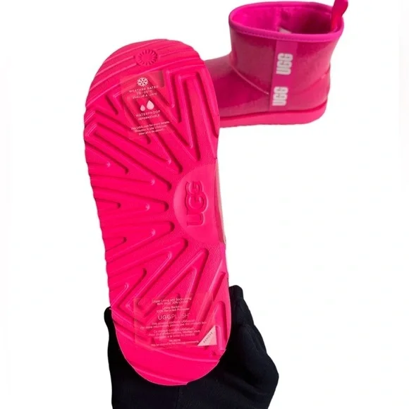 UGG Big Girl Size 6 Women’s Size 8 Classic Clear Mini Waterproof Ankle Boots - Picture 6 of 11